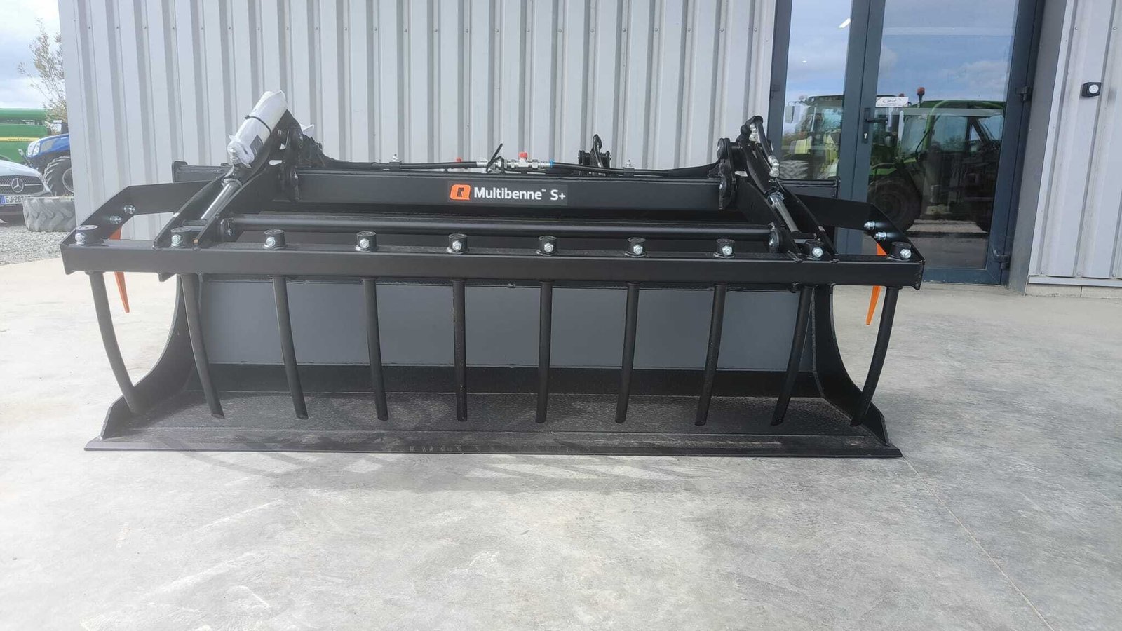 GODET GRIFFE 200CM ATTELAGE EURO