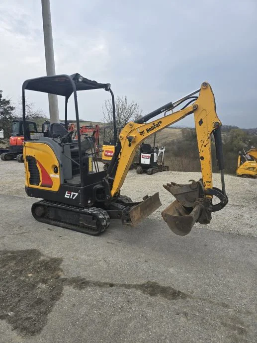 Pelle compacte Bobcat E17 (2016) – 1,7 t – 3 godets