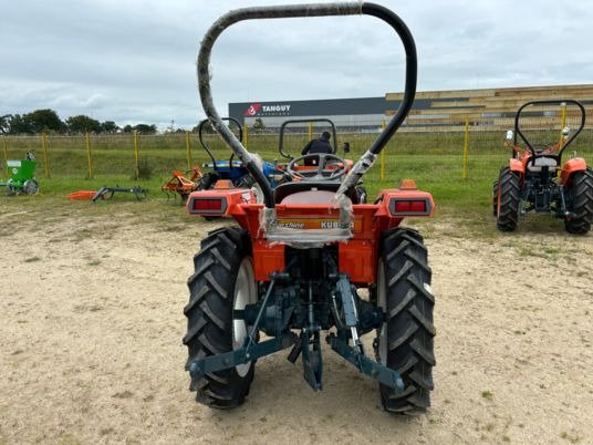 Micro-tracteur Kubota L1-185 – 18,5 CV – 4RM – Reconditionné – Image 4