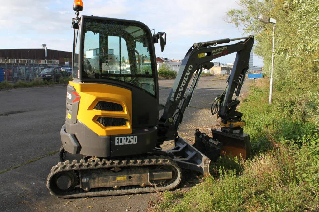 Pelle compacte Volvo ECR25D – 2020 – Tiltrotateur Engcon + Remorque + 3 godets – Image 7